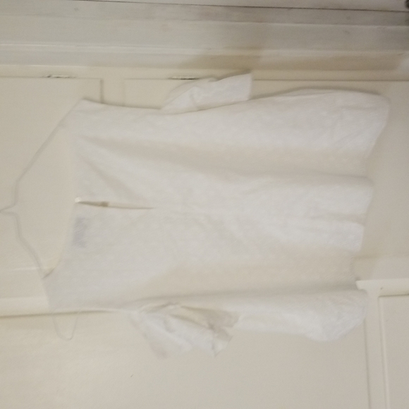 Textile Elizabeth James Eyelet Peplum White Top size 2x NWOT - Picture 5 of 11